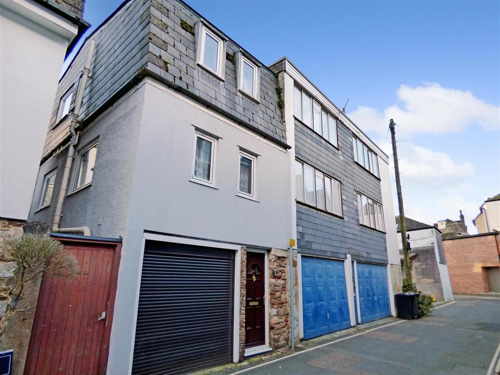 Lake Street, Dartmouth 2 bed house £725 pcm (£167 pw)