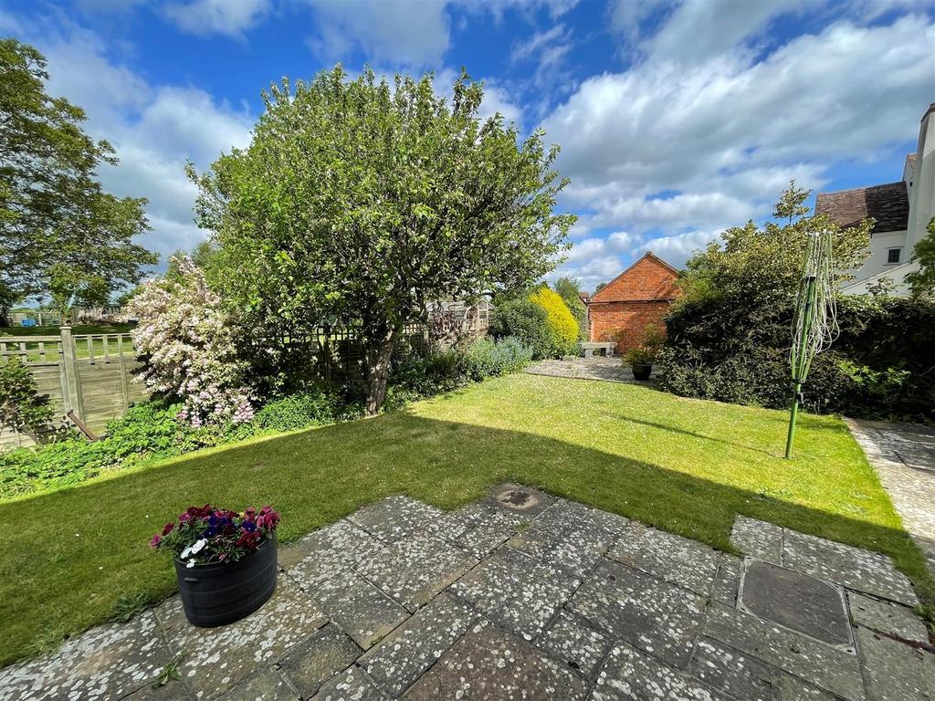 Tewkesbury Road, Longford, Gloucester 4 bed detached house for sale £