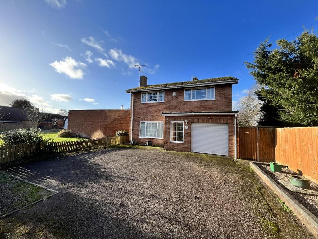 Tewkesbury Road, Longford, Gloucester 4 bed detached house £375,000