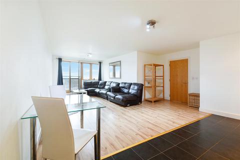 2 bedroom flat to rent - Leamore Court, Meath Crescent, London, E2