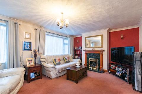3 bedroom semi-detached house for sale - Cator Close, Gedling, Nottingham