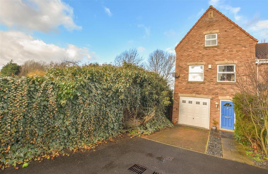 Meadowgate Park, Killamarsh, Sheffield, S21 4 bed end of terrace house for sale £280,000