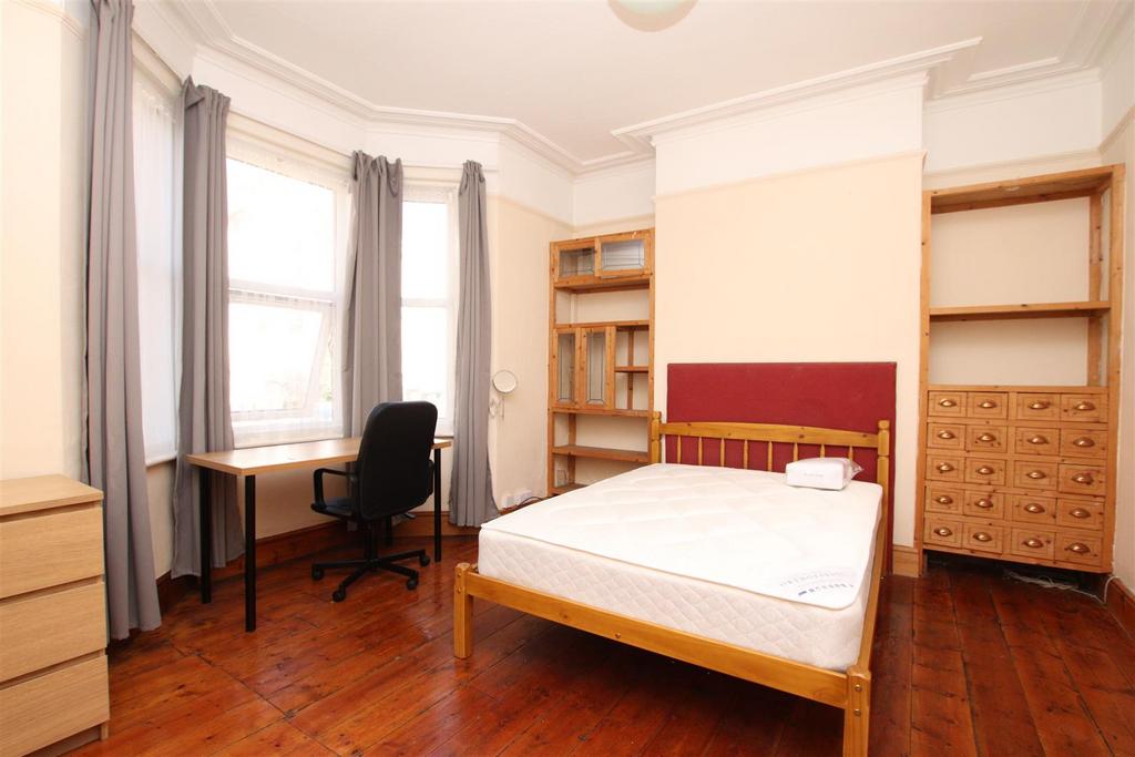 Bedroom 1.JPG
