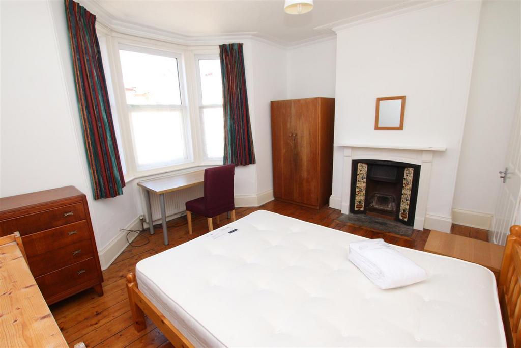 Bedroom 2.JPG