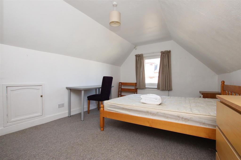 Bedroom 5.JPG