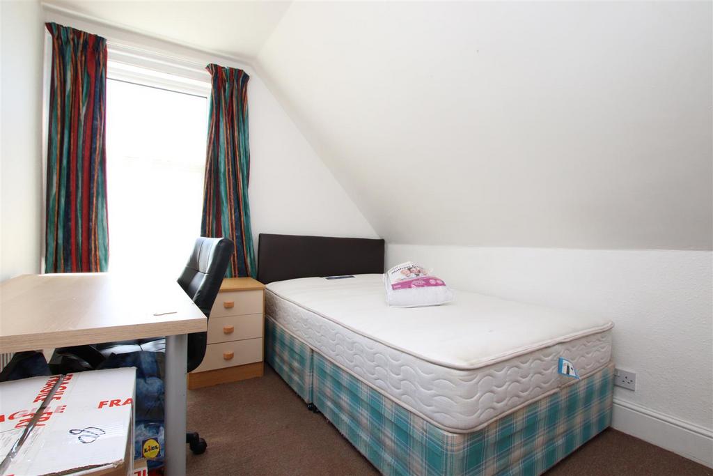Bedroom 6.JPG