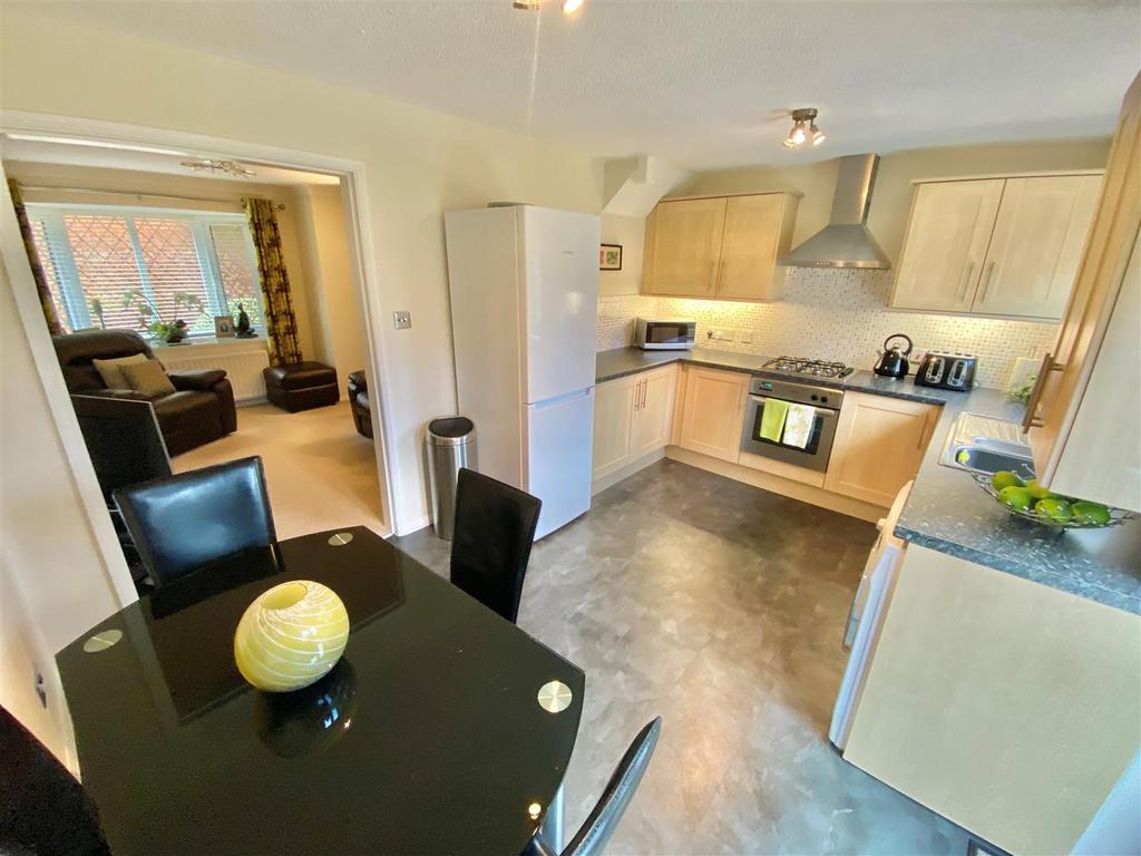 Drummond Way, Macclesfield 2 bed mews £225,000