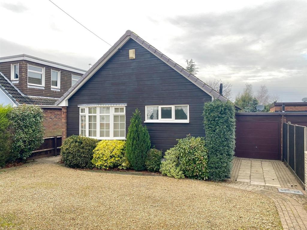 Golf Drive, Whitestone, Nuneaton 2 bed detached bungalow £1,050 pcm