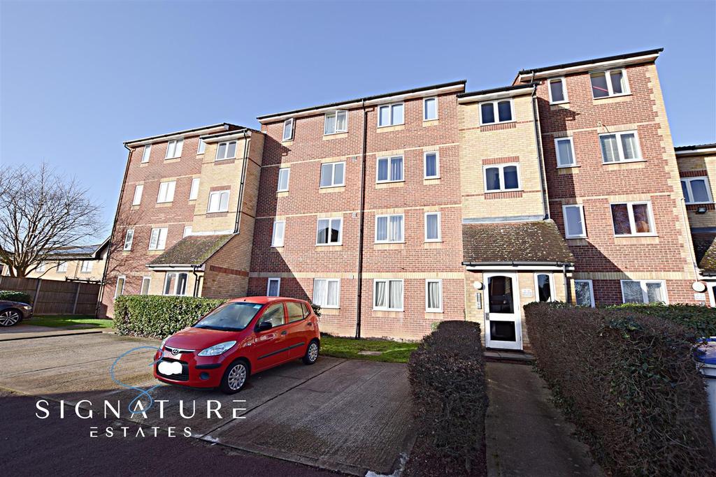 Lundy House Himalayan Way Watford Hertfordshire House £850 pcm (£196 pw)
