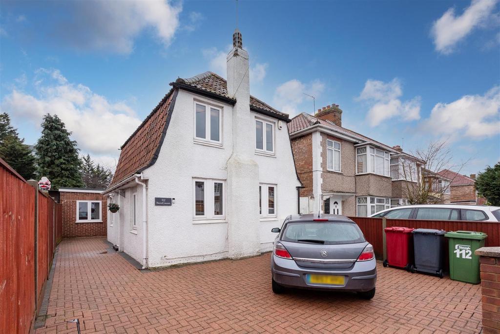St. Pauls Avenue, Slough 3 bed detached house £524,950