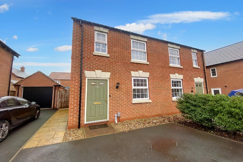 Skylark Fields, Weddington, Nuneaton 2 bed semidetached house £220,000