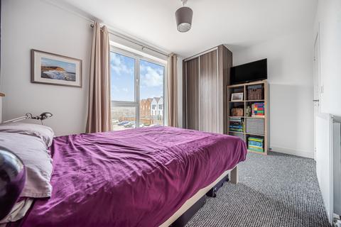 2 bedroom flat for sale - Knights Templar Way Rochester ME2