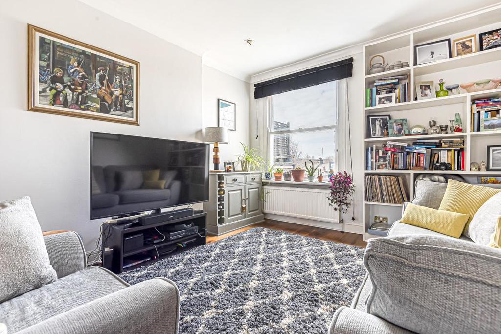Agate Road, Hammersmith 3 bed flat £825,000