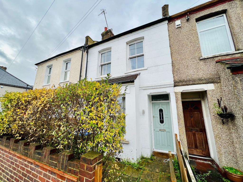 Swingate Lane, Plumstead, London, SE18 2HJ 2 bed terraced house £400,000