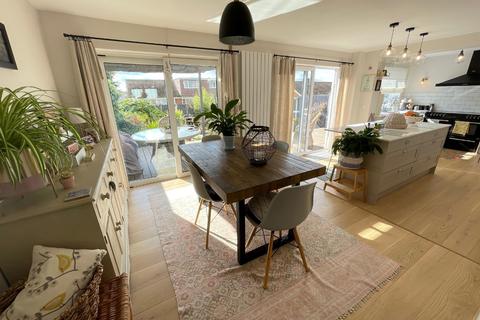 6 Bexhill Road, Luton, LU2 8JQ