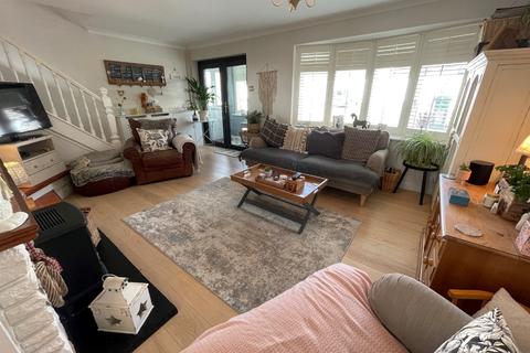 6 Bexhill Road, Luton, LU2 8JQ