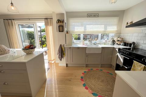 6 Bexhill Road, Luton, LU2 8JQ
