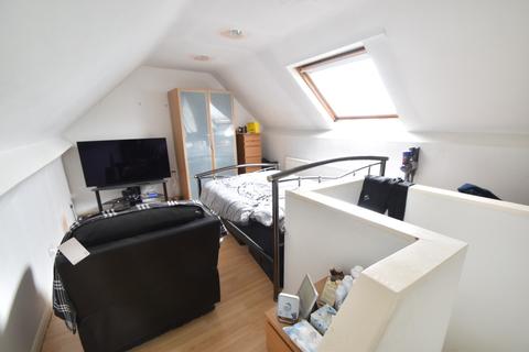 77 Wardown Crescent, Luton, LU2 7JT