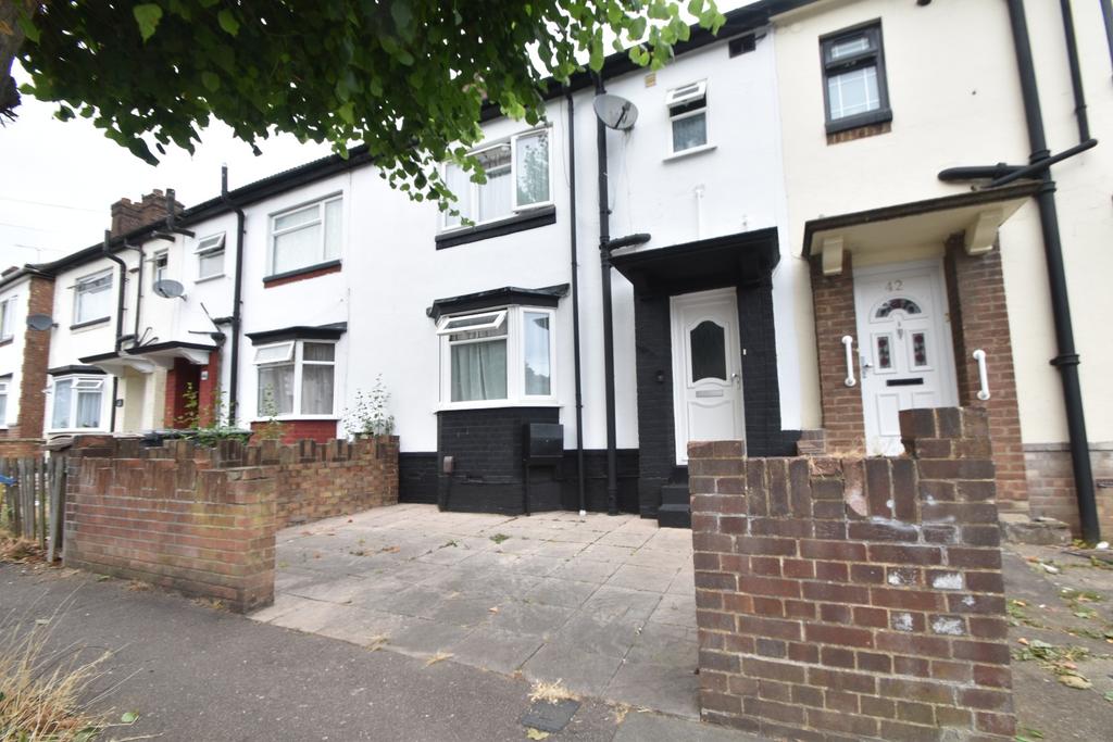 Summerfield Road, Luton 3 bed terraced house £315,000