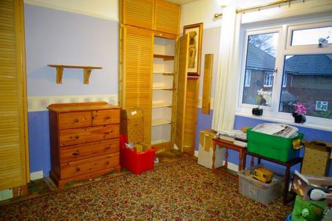 128 Brookside Avenue, Ashford, TW15 3LY