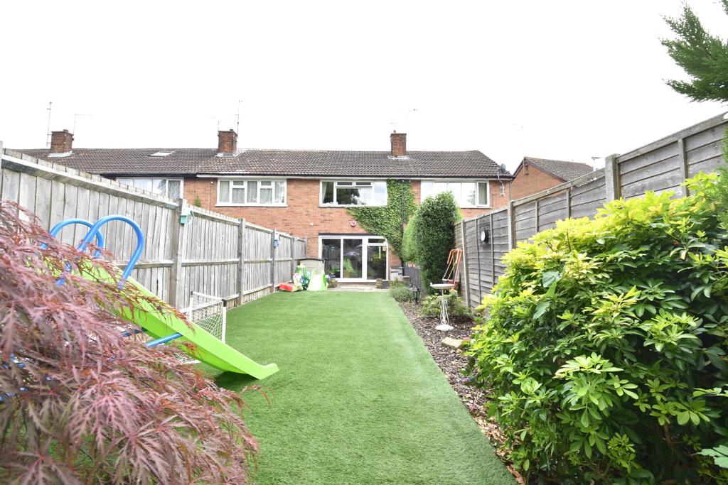 Dorel Close, Luton, Bedfordshire, LU2 7JH 2 bed terraced house £270,000