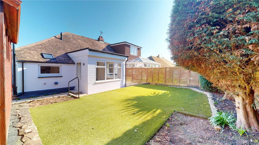 Monks Avenue, Lancing, West Sussex, BN15 2 bed bungalow £400,000