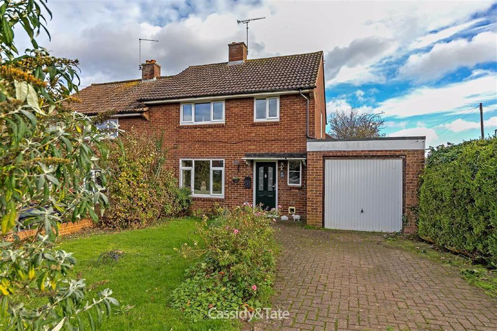 Offas Way, Wheathampstead, Hertfordshire 3 bed semidetached house £