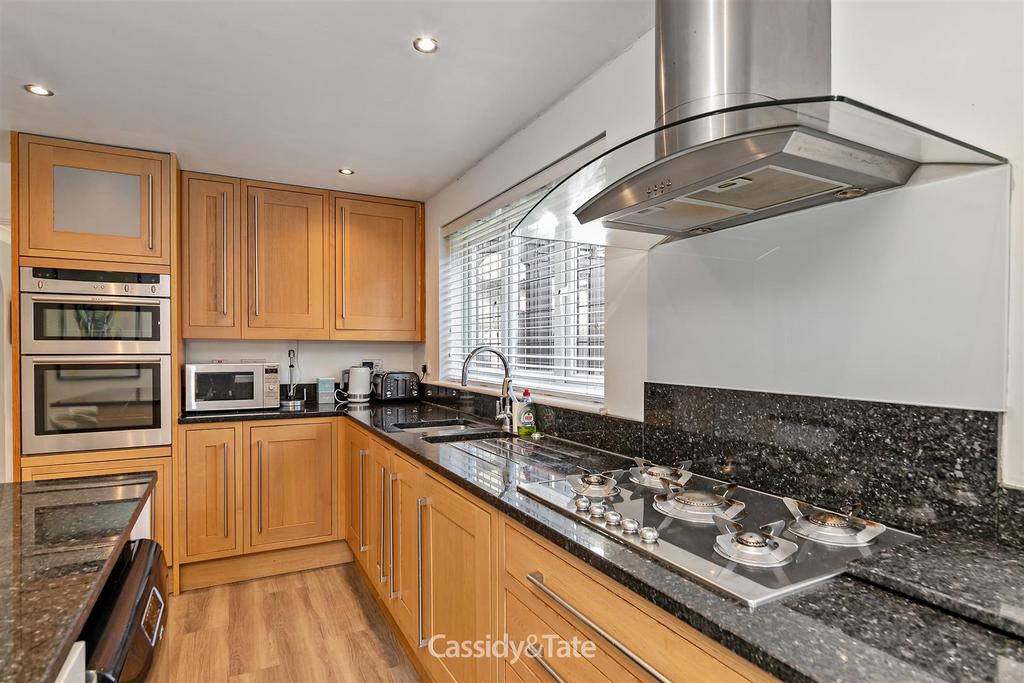 1 Regent Close-28.jpg