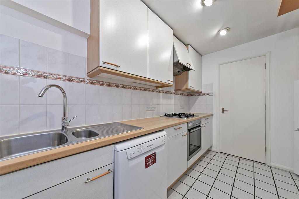 40 Gatcombe Court-13.jpg