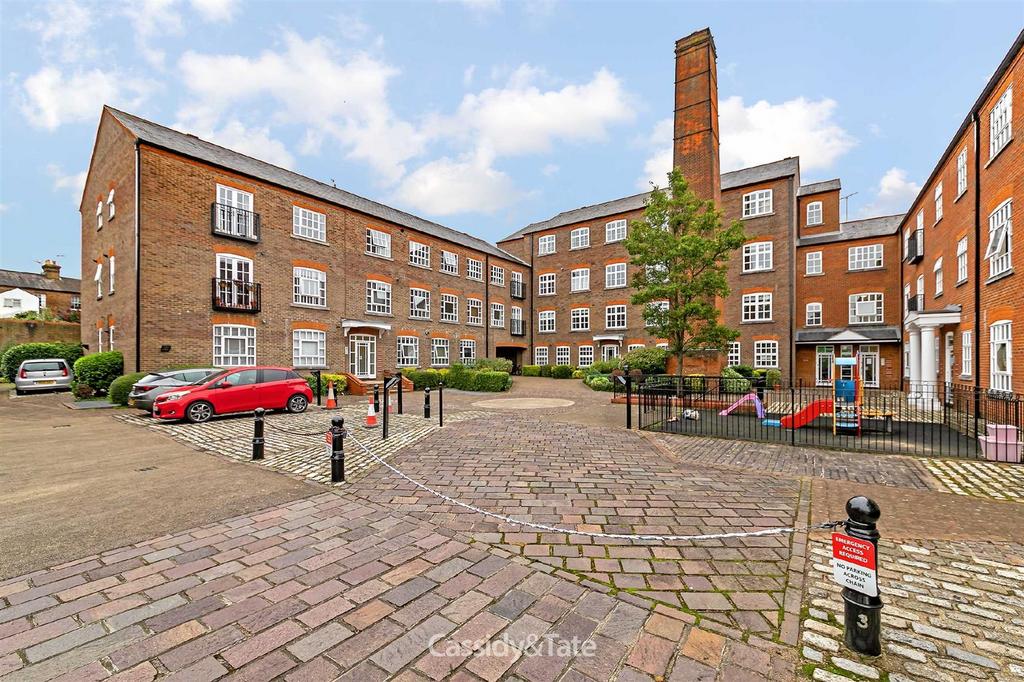 Lattimore Road, St Albans 2 bed apartment £1,600 pcm (£369 pw)