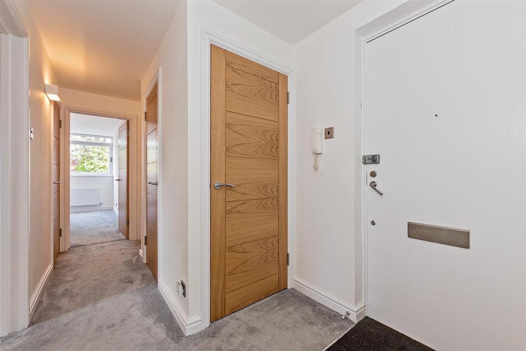 16 Holmes Court-03.jpg