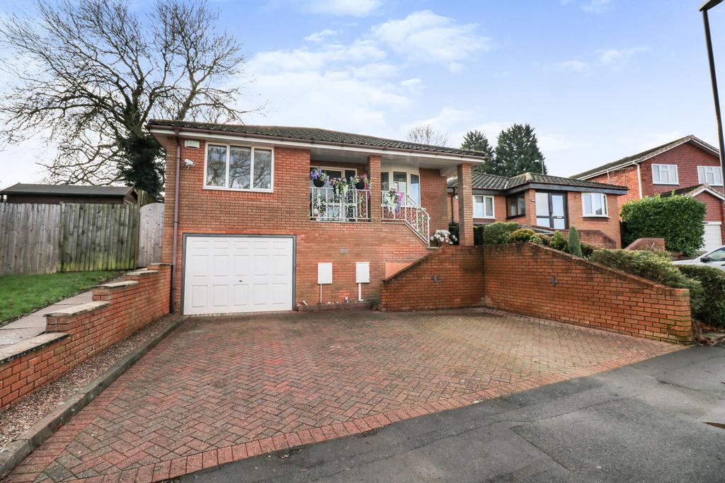 Stonebury Avenue, Coventry, CV5 4 bed detached house £450,000