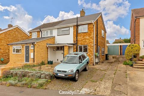 7 Broomleys, St Albans, AL4 9UR