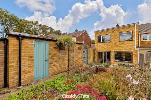 7 Broomleys, St Albans, AL4 9UR