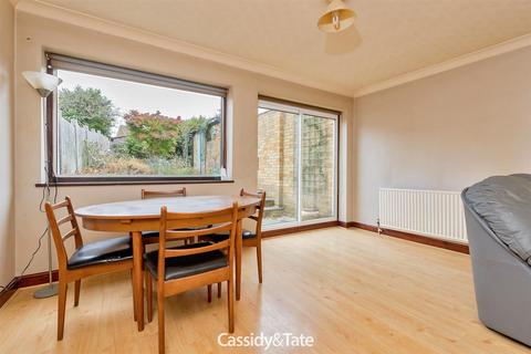 7 Broomleys, St Albans, AL4 9UR