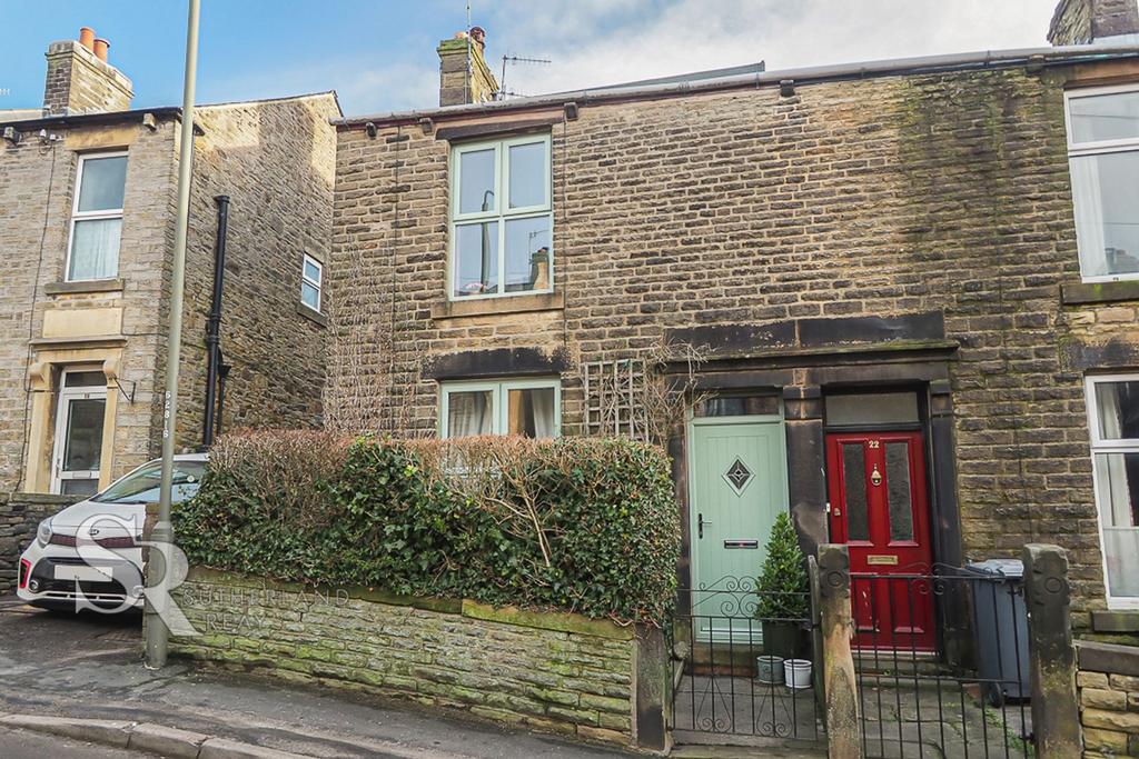 Eaves Knoll Road, New Mills, SK22 4 bed end of terrace house £350,000