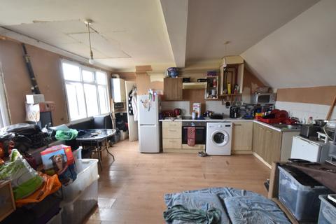 Flat 4, 48 Biscot Road, Luton, LU3 1AU