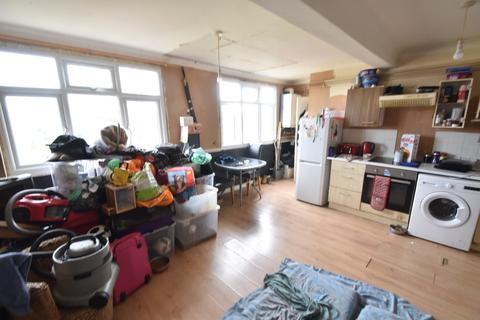 Flat 4, 48 Biscot Road, Luton, LU3 1AU