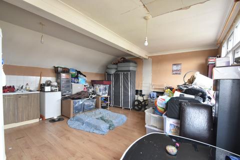 Flat 4, 48 Biscot Road, Luton, LU3 1AU