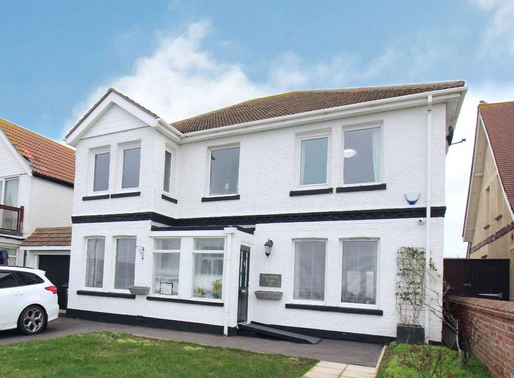 Marine Parade East, LeeOnTheSolent, Hampshire, PO13 4 bed detached