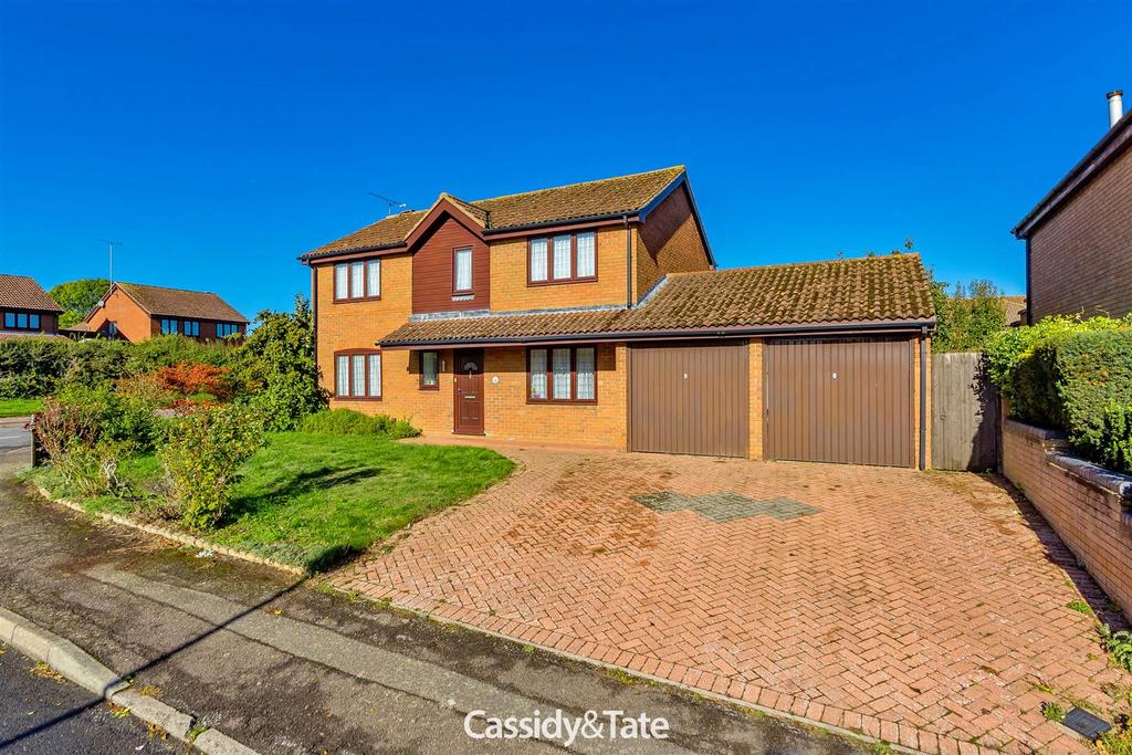 Langham Close, St. Albans 4 bed detached house £900,000