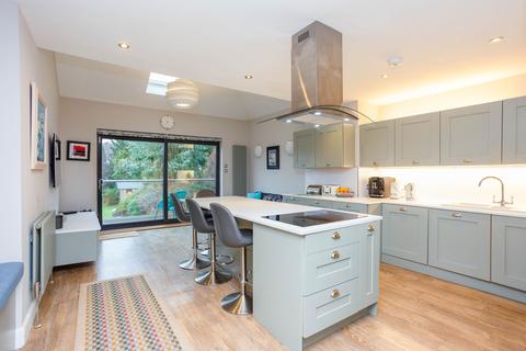 69 Gardiner Road, Edinburgh, EH4 3RL