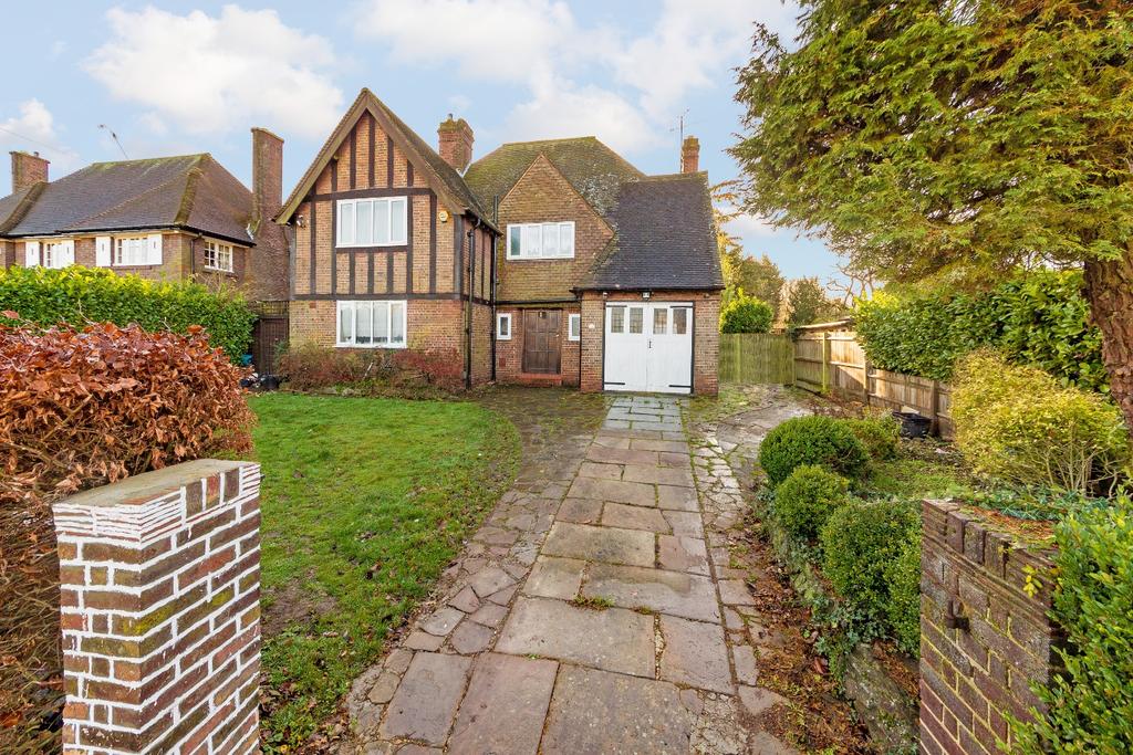 Whitehill Avenue, Luton... 4 bed detached house £780,000
