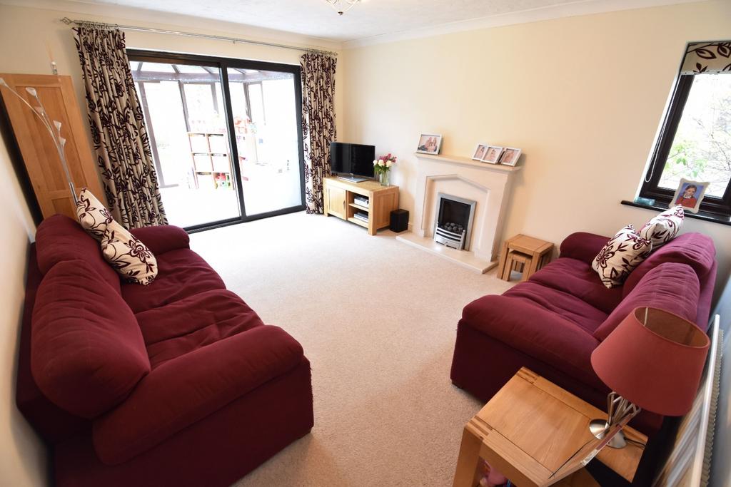 Lorimer Close, Luton 4 bed detached house £475,000