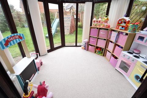 2 Lorimer Close, Luton, LU2 7RL