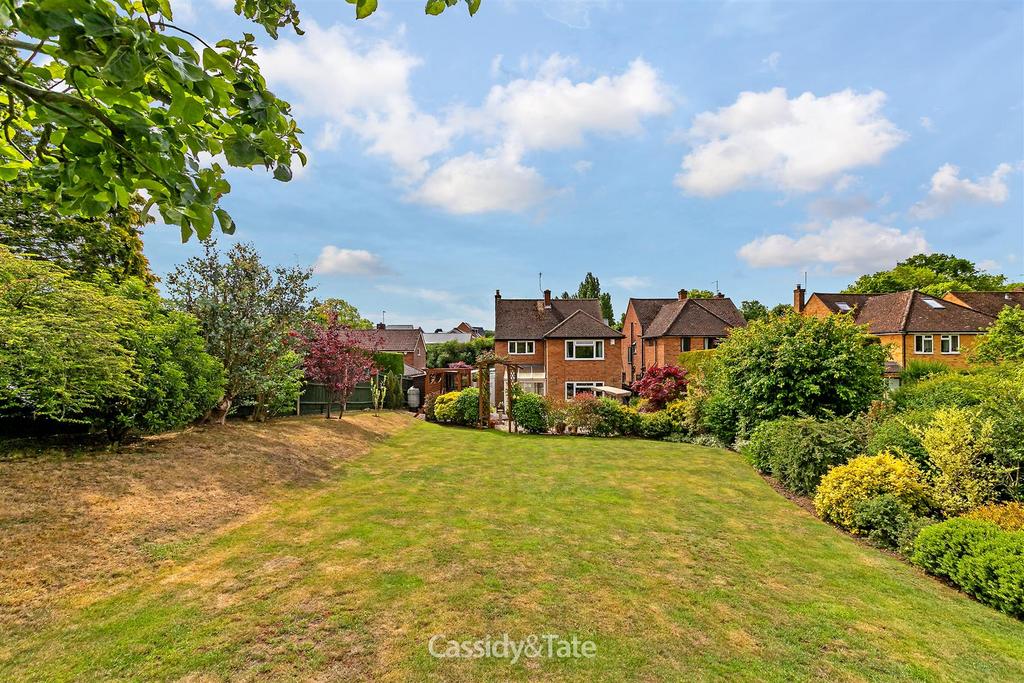 Sandpit Lane, St. Albans 4 bed detached house for sale £1,199,950