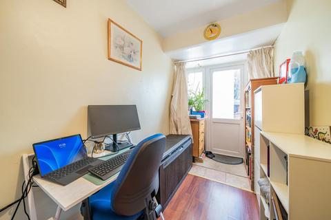48 Silverdale, London, SE26 4SU