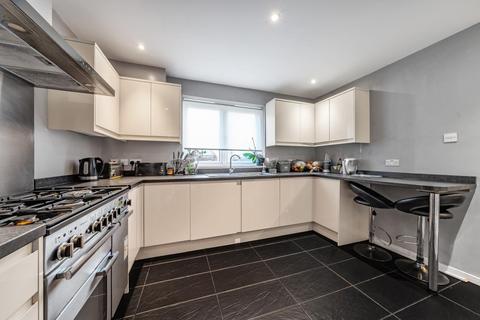 48 Silverdale, London, SE26 4SU