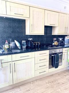 2 bedroom house share to rent, 28 Fellowes Place