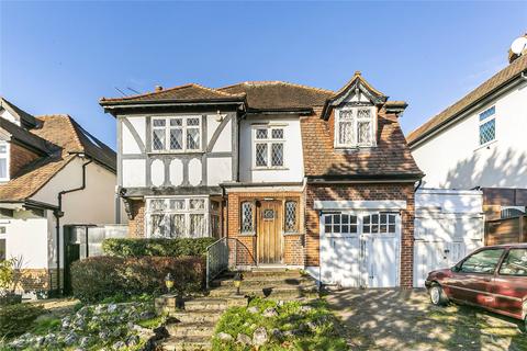 4 bedroom detached house for sale - Eversley Crescent, Winchmore Hill, London, N21